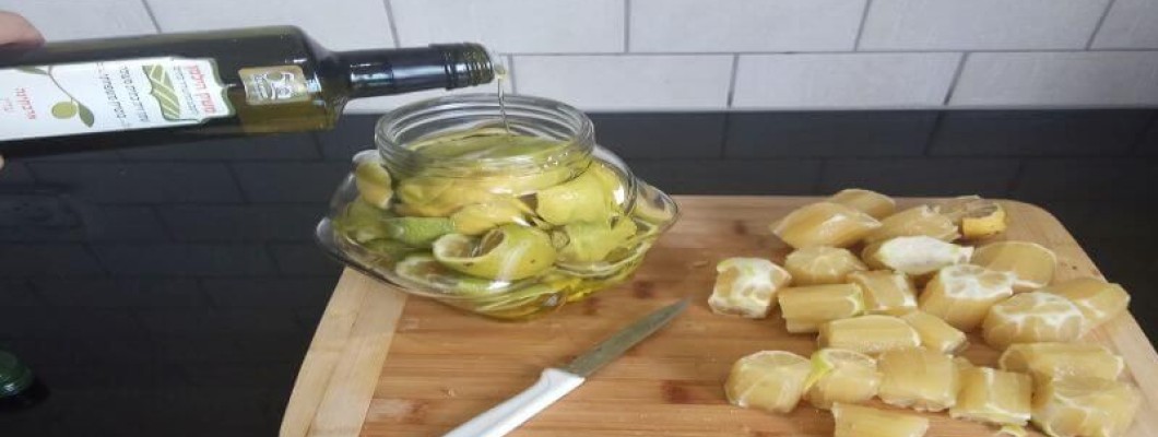 שמן זית כתית מעולה וקליפות לימון להקלת כאבי מפרקים